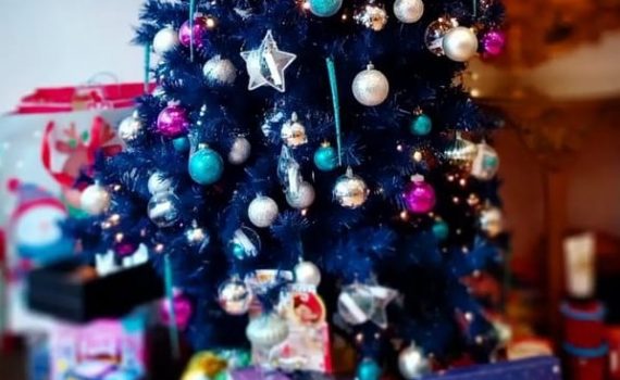 Xmas tree with presents 2024